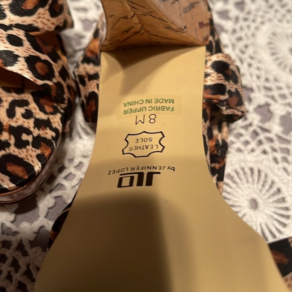JLo Leopard sandals - Picture 4 of 4